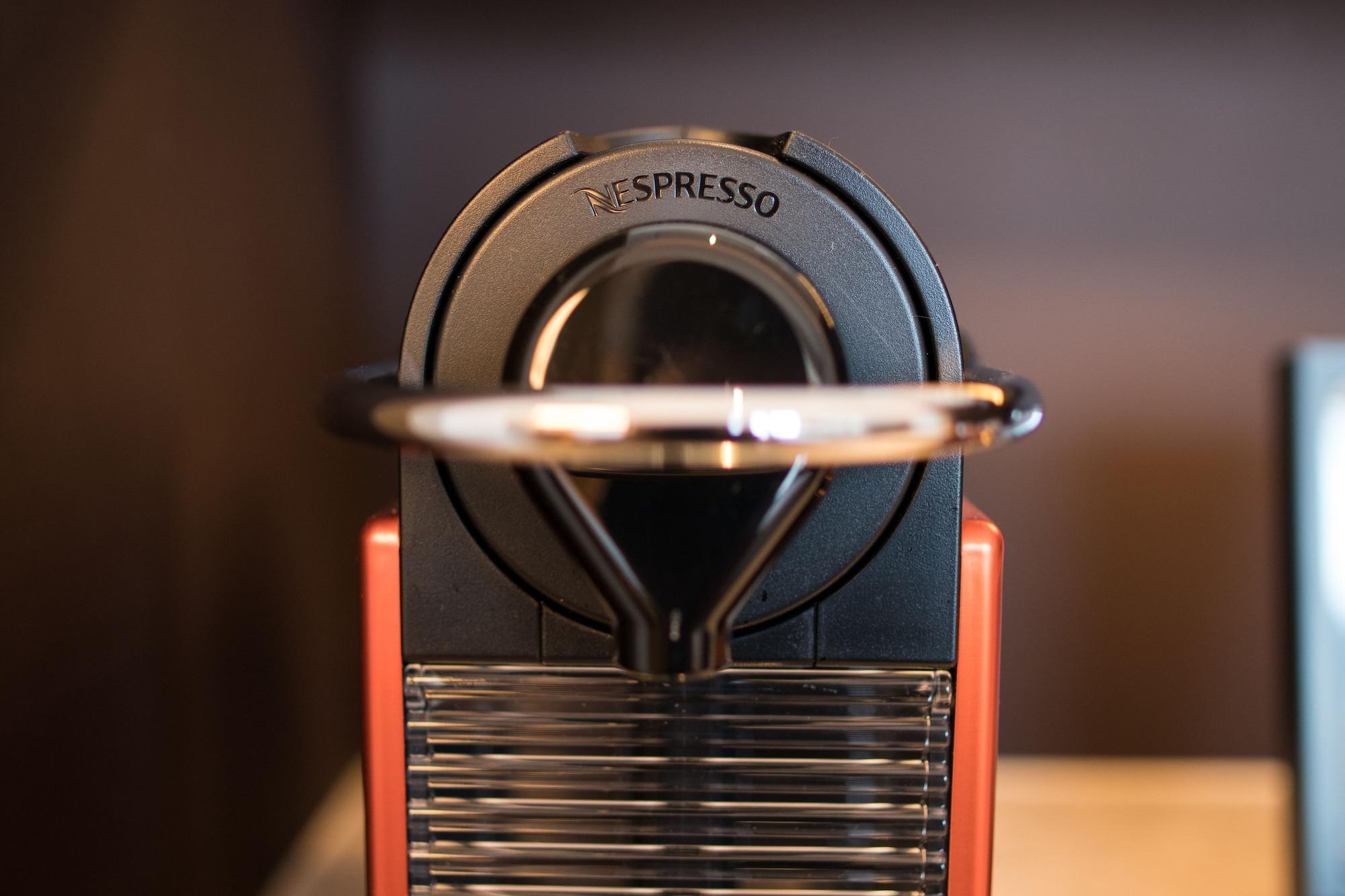 Andaz Singapore, By Hyatt المظهر الخارجي الصورة A Nespresso machine