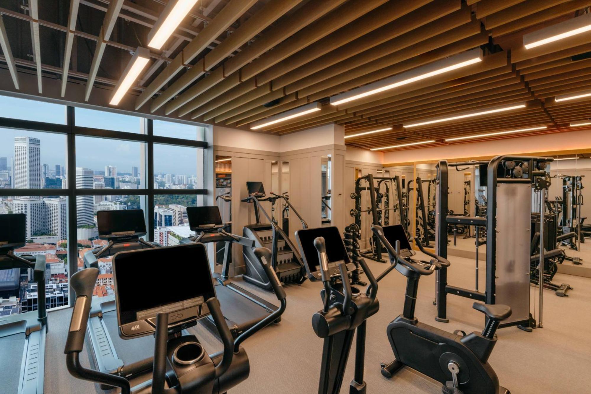 Andaz Singapore, By Hyatt المظهر الخارجي الصورة The gym at the 1018